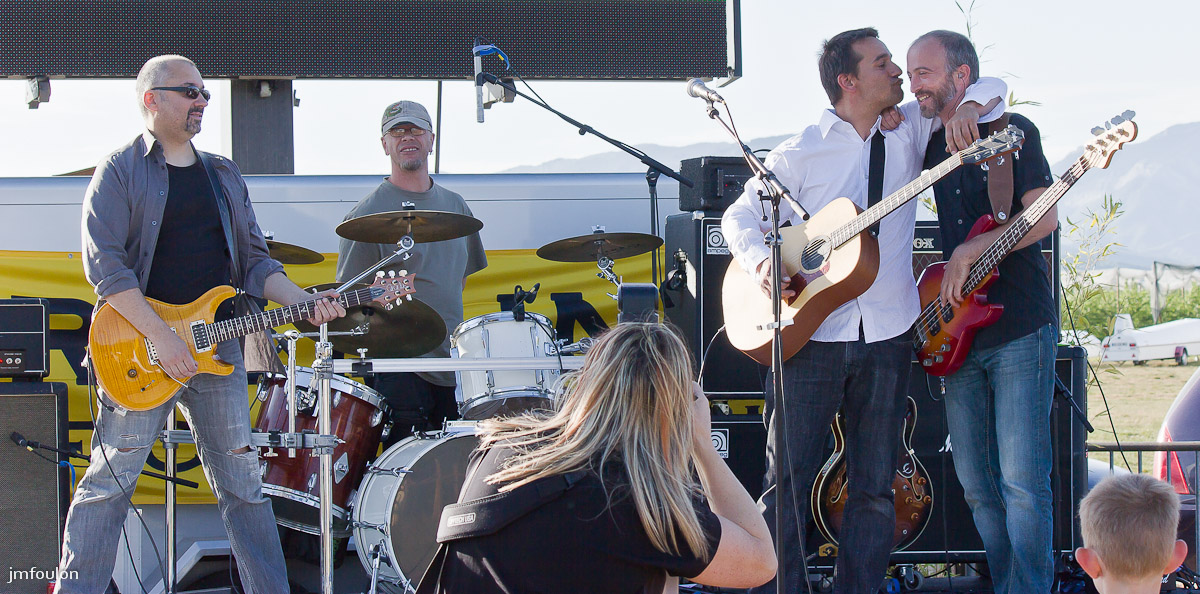 mattoo-001-2.jpg - Mattoo - Chant/guitare Mattoo - Guitare Denis Baruta - Batterie Pierre Mavolhon - Basse Nicolas Roux