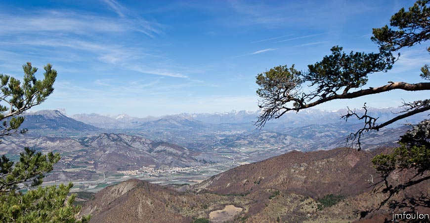 melve-croix-48.jpg - Autre vue vers le Nord.