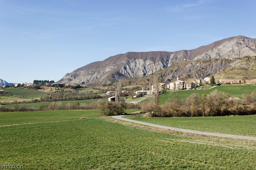 melve-croix-61.jpg - Le Serre au loin et Melve