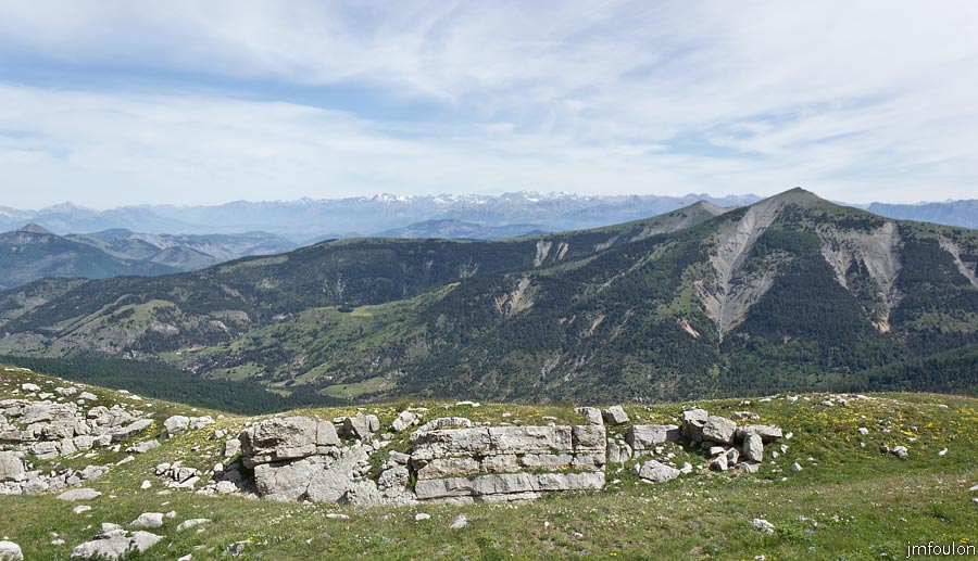 les_monges-044web.jpg - Vue vers l'Est depuis Coste Belle