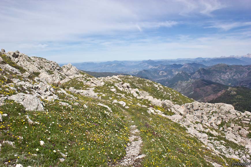 les_monges-045web.jpg - Le sentier en crête