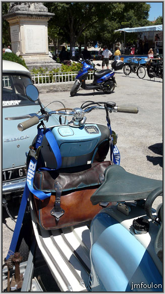 simca-vespa-3web.jpg - Scooter tracté par une Simca