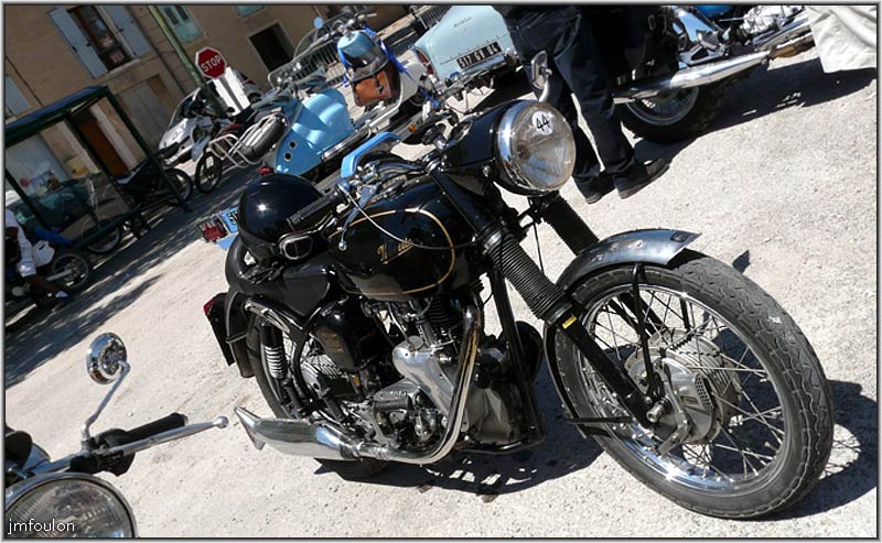 velocette-2web.jpg - Velocette