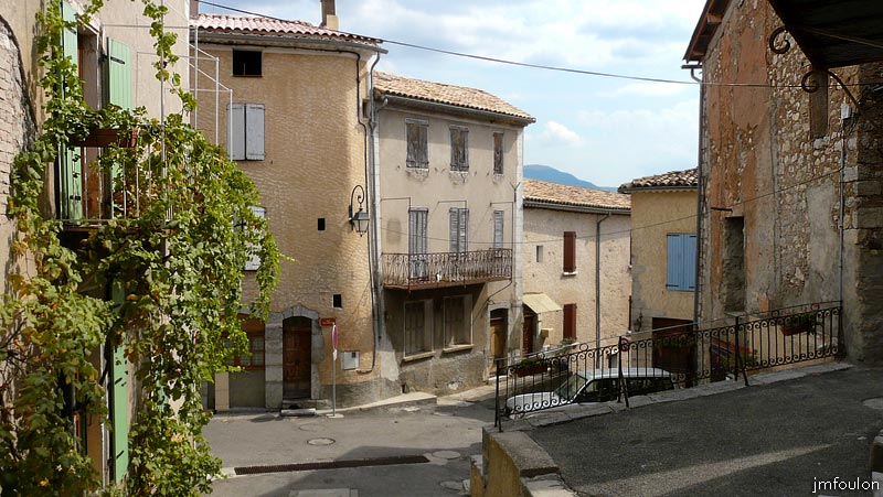 la-motte-04web.jpg - Centre du vieux village