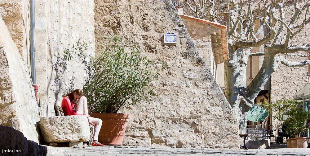 moustier-051.jpg - Scène de la vie quotidienne à Moustiers