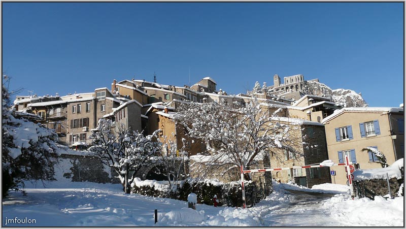 neige-11-1-2010-08.jpg - Autre vue depuis le plan d'eau