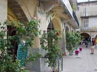 Nyons  Place du Docteur Bourdongle (dite Place des Arcades) - XIVe siècle