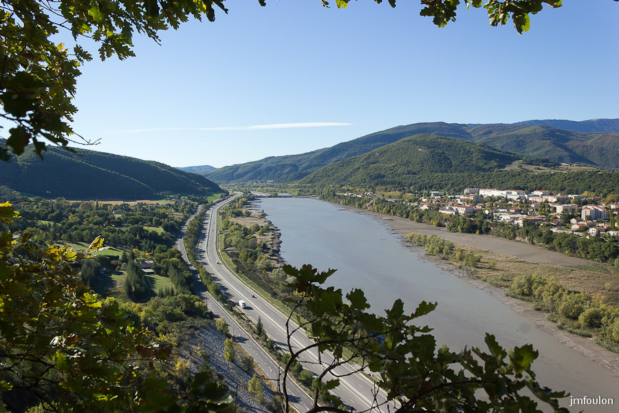 sisteron-durance-05web.jpg - Sisteron - Alpes de Haute Provence - Vue vers le sud depuis l'ancienne route d'Entrepierre ( chemin de l'Emetteur)