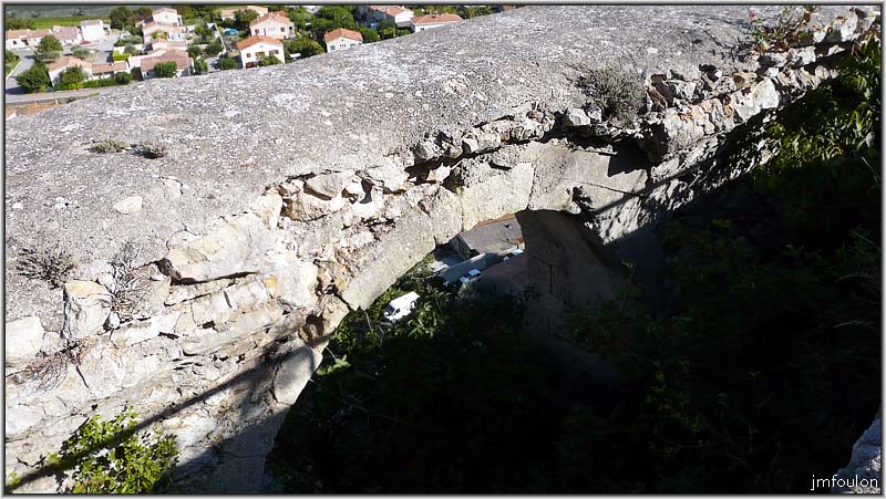 chateau-56web.jpg - Détail du rempart est