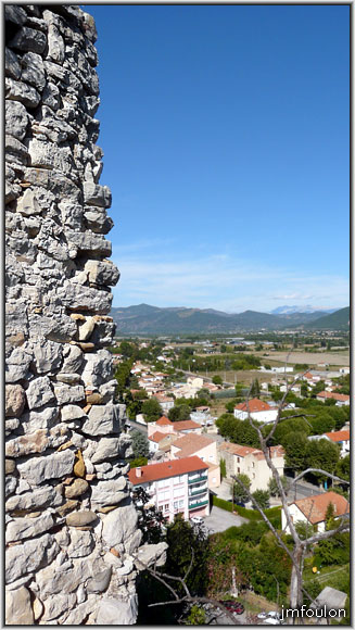 chateau-60web.jpg - Angle sud-est des remparts