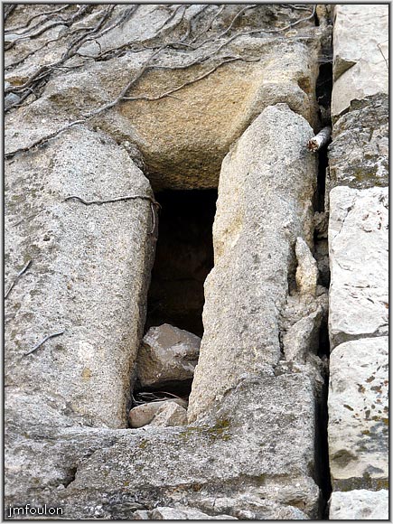 chateau-61web.jpg - Ouverture dans le mur de la façade nord
