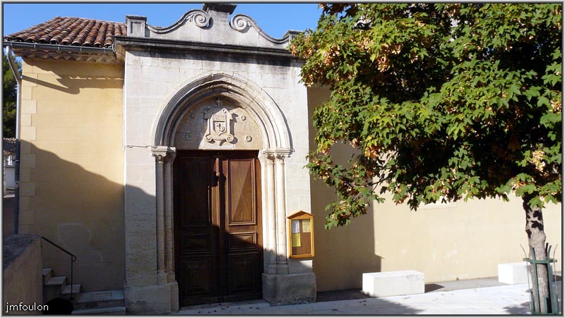 eglise-03web.jpg - Le portail d'entrée