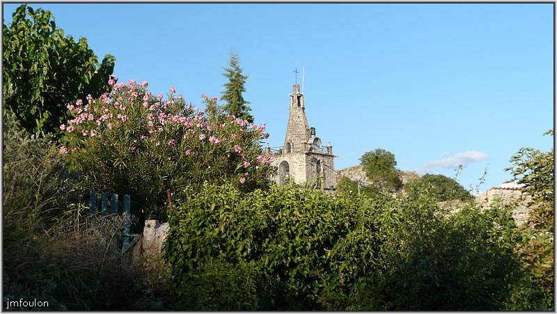 eglise-15web.jpg - Le clocher depuis les jardins