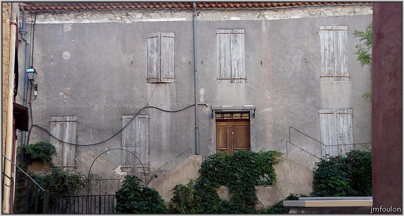 peyruis-15web.jpg - Très jolie façade d'origine