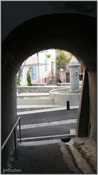 peyruis-50web.jpg - Autre passage couvert