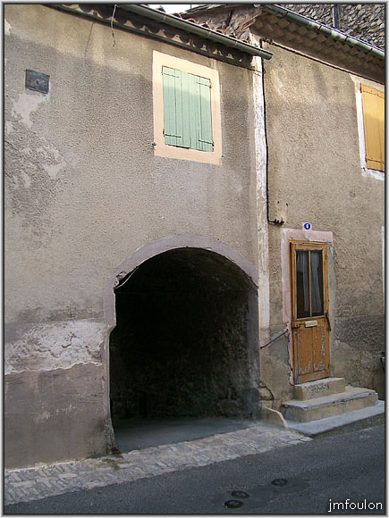 peyruis-55web.jpg - Autre passage couvert