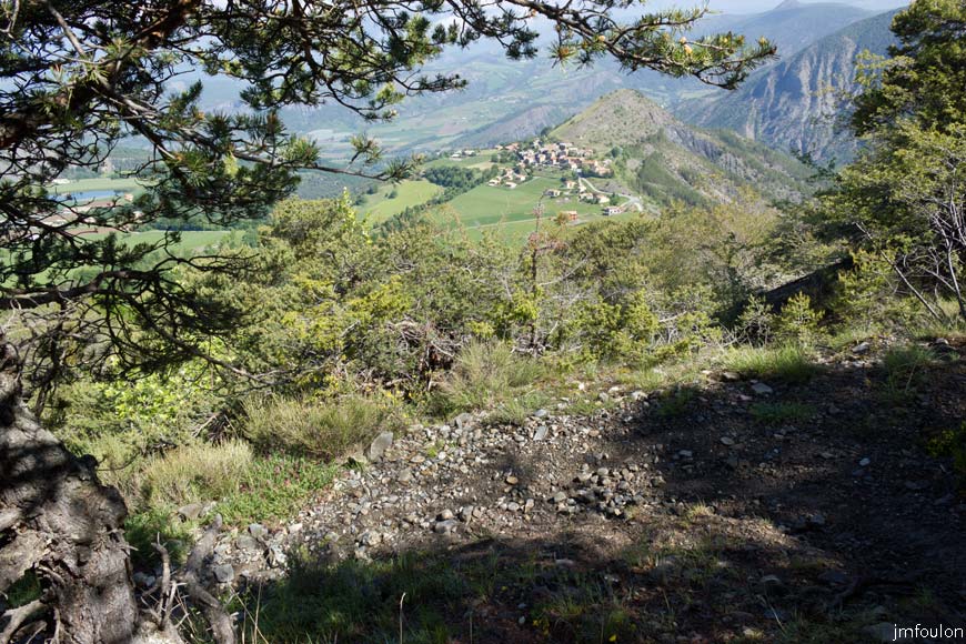 piegut-ct-colle-04web.jpg - Vue sur Piégut d'un peu plus haut