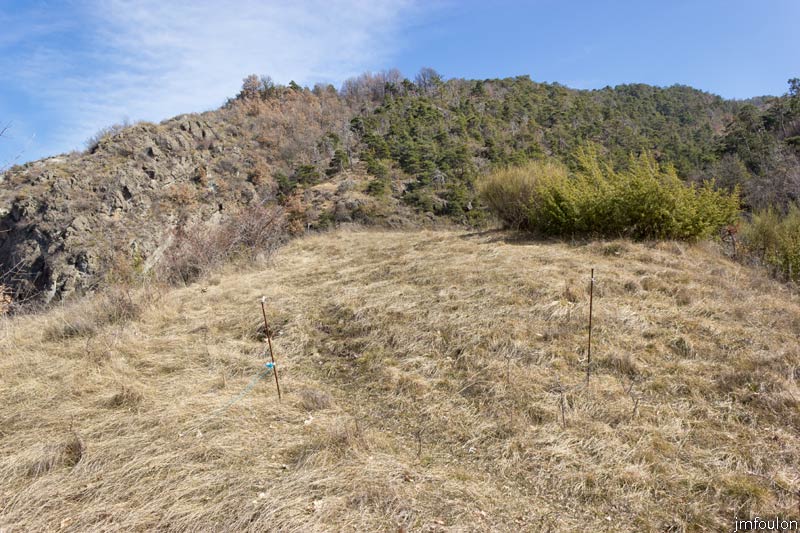 ravin-piche-44web.jpg - La butte castrale. Vue vers le Nord