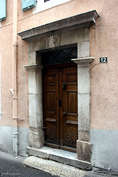 remollon-48web.jpg - Remollon la Bourgade -   Rue du Général Colomb  - Porte monumentale à double battant (non daté)