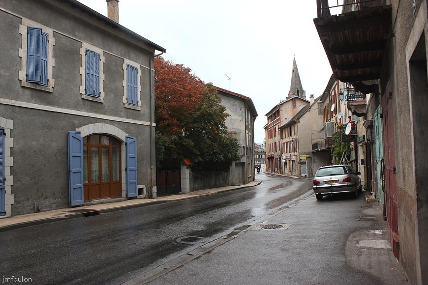 remollon-74web.jpg - Remollon la Bourgade - La D 900b qui traverse le village (autre vue)