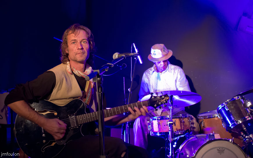 renaudin-invite-3web.jpg - Gilbert Renaudin : guitare - Laurent Labejof : Batterie