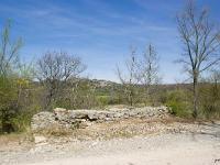Route royale (portion Châteauneuf-Val-St-Donat)  Le premier pont sur la voie royale, toujours debout. Ici le parapet gauche