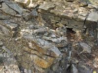 Route royale (portion Châteauneuf-Val-St-Donat)  Vestige d'un petit caniveau sous la voie aujourd'hui écroulé