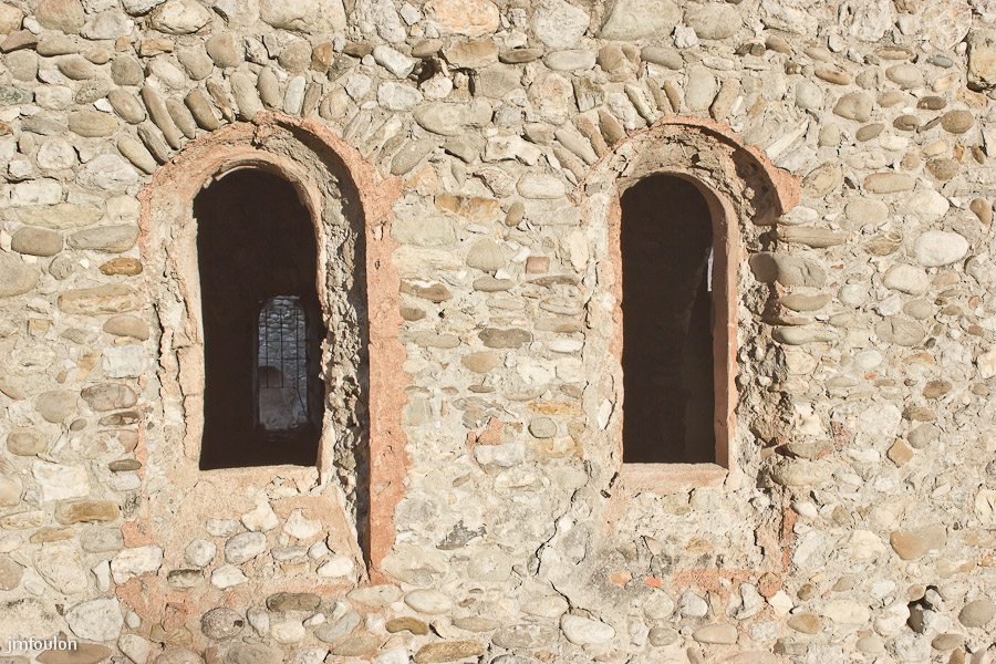 eglise-st-clement-007-2.jpg - Salignac -  Eglise Saint Clément - Ouvertures sur la façade Ouest