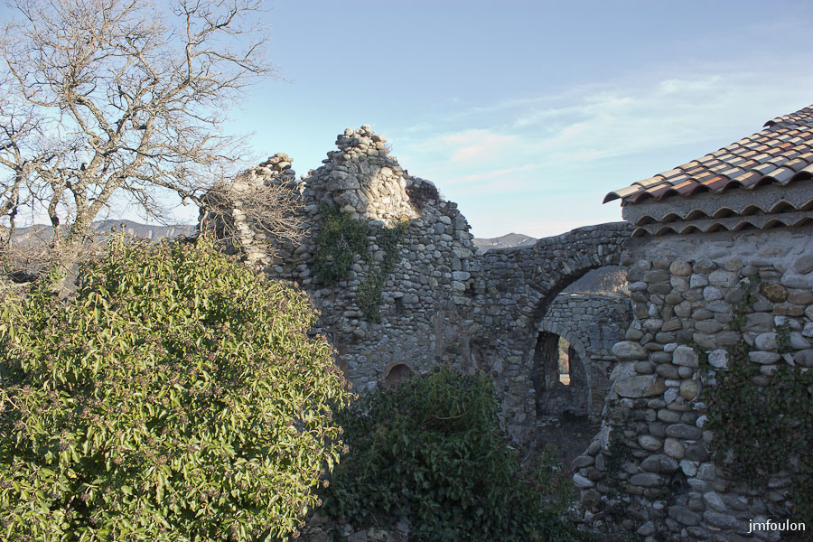 eglise-st-clement-009-2.jpg - Salignac -  Eglise Saint Clément - La partie ruinée de l'édifice