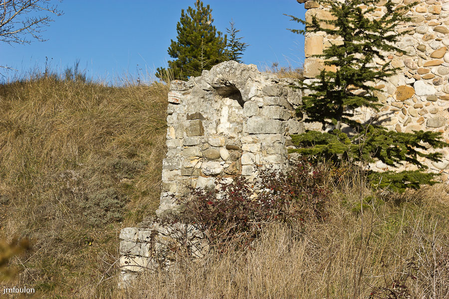 vx-salignac-015.jpg - L'oratoire cité précédemment