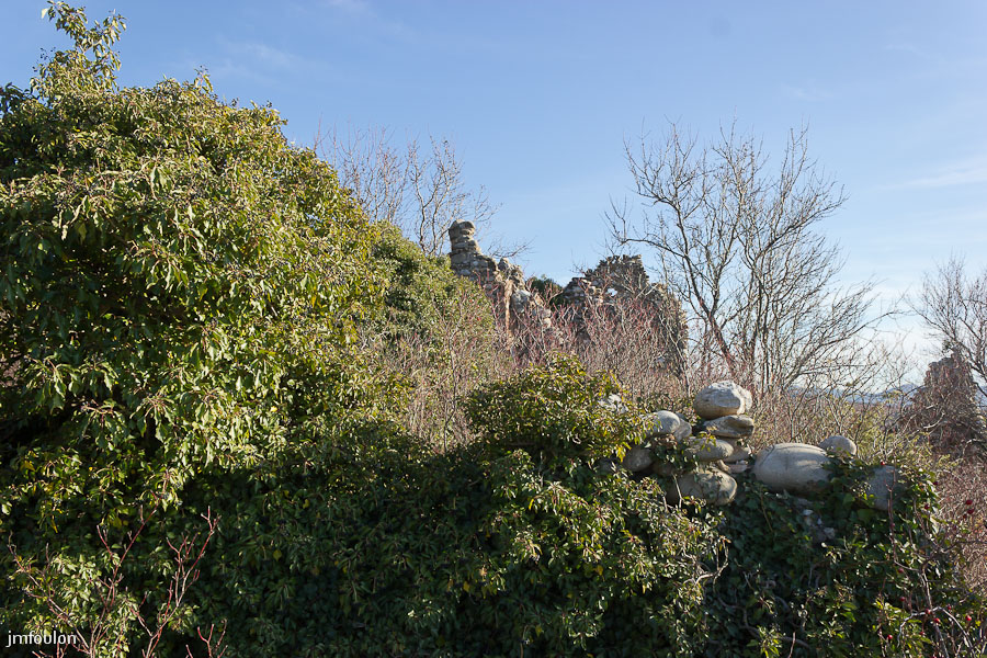 vx-salignac-022.jpg - Partie Sud/Ouest du village (autre vue)