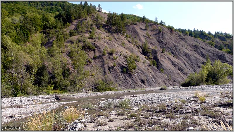 sasse-nibles-21web.jpg - Vue vers l'aval et marnes