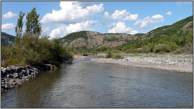 sasse-nibles-22web.jpg - Petit à petit, après le grand plateau vue précedemment le lit se reserre