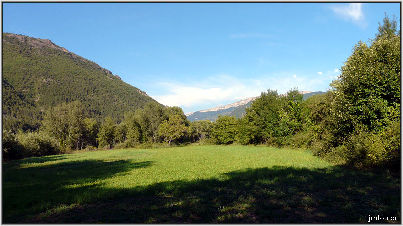 sasse-21web.jpg - Près rive droite vers la Damiane (ferme)