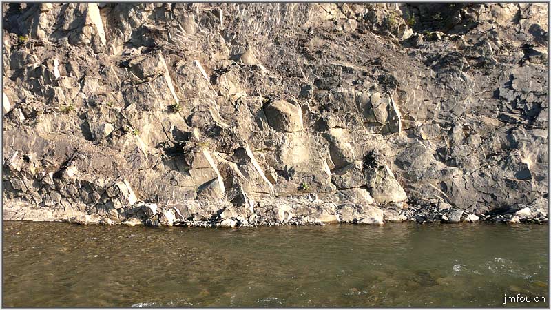 sasse-48web.jpg - Rive droite. Nous sommes environ à 3 km du point de départ