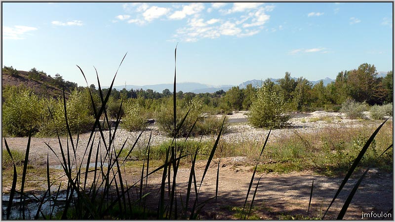 sasse-62web.jpg - Vue en aval du pont de Valernes