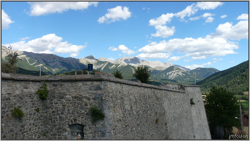 citadelle-04web.jpg - Mur ouest de l'avant fort