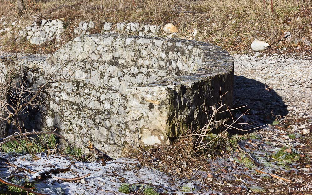 tr-baume-027-2.jpg - Ouvrage d'art sur l'ancienne route d'Entrepierre