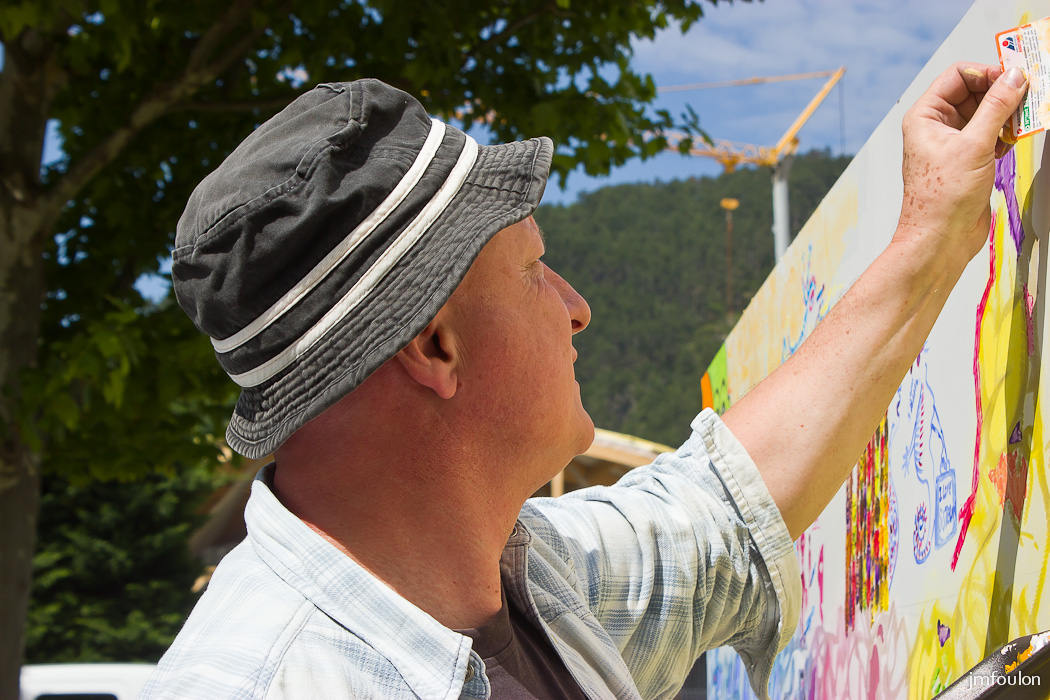 perf-018-2.jpg - Performance Sist'Arts du 31 mai 2014 Sisteron - Les Marres - Jean-Jacques Ligot