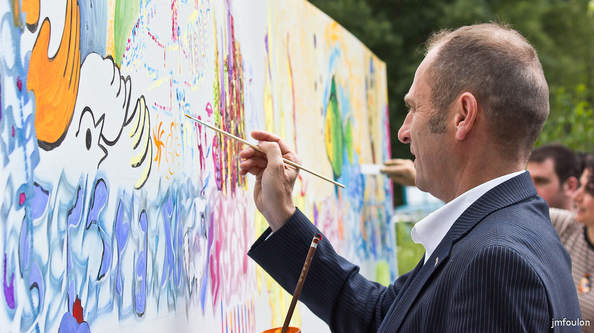 perf-032-2.jpg - Performance Sist'Arts du 31 mai 2014 Sisteron - Les Marres - Franck Perard - Adjoint à la culture