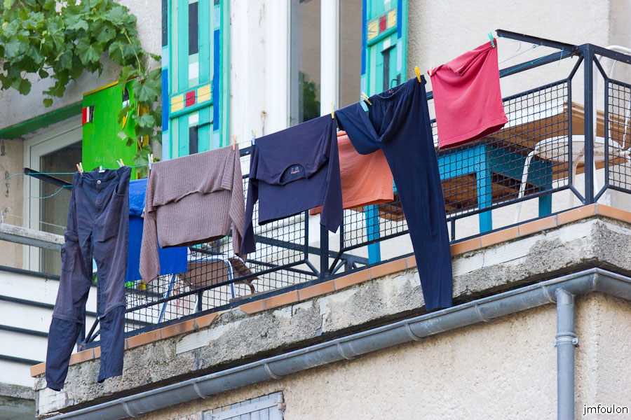 fenetre-004.jpg - Quartier de La Coste - Jour de lessive