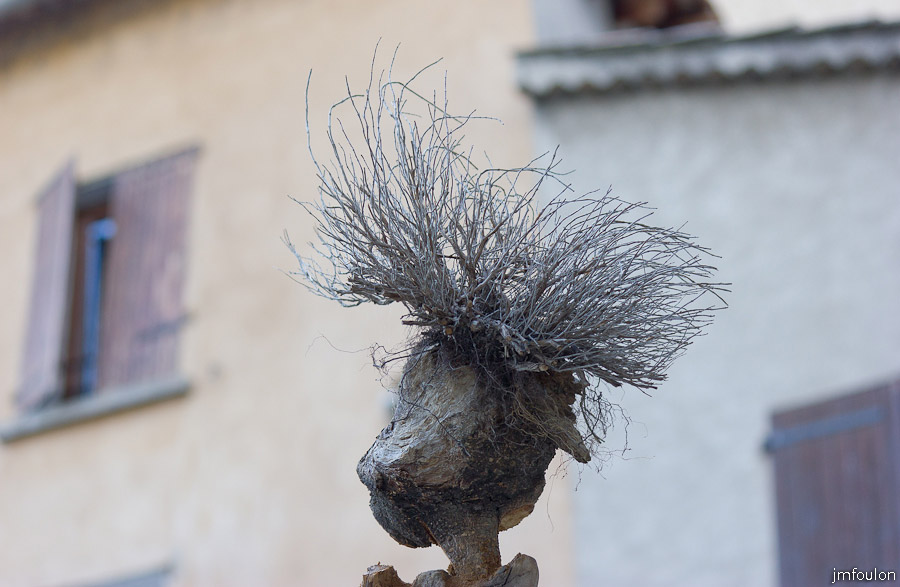 pascal-guidez-001.jpg - Quartier de Bourg Reynaud - Détail d'un oeuvre de Pascal Guidez (atelier l'Ateul)