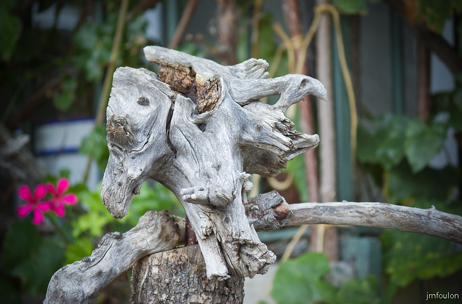 pascal-guidez-003.jpg - Quartier de Bourg Reynaud - Détail d'un oeuvre de Pascal Guidez (atelier l'Ateul)