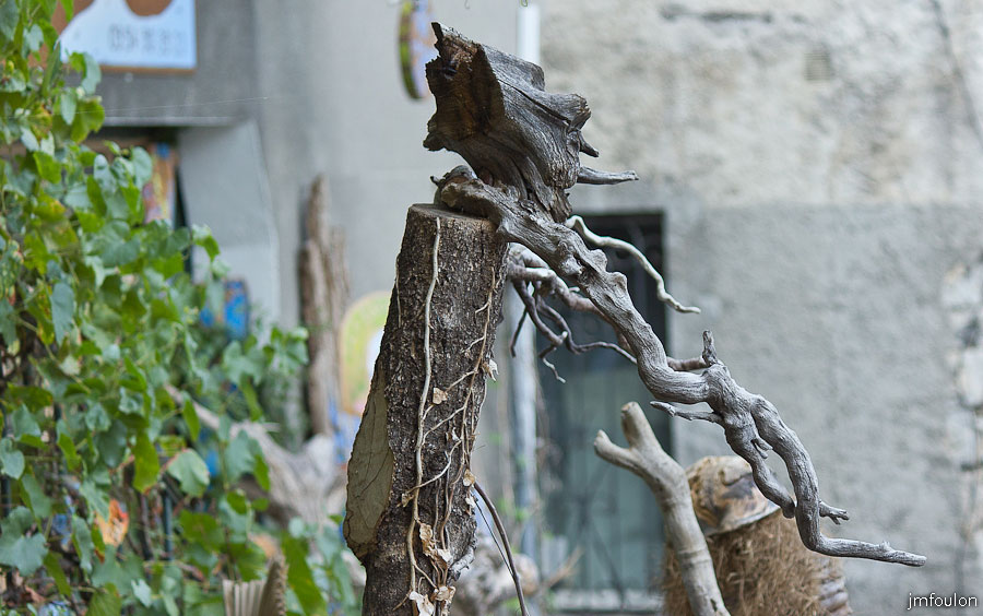 pascal-guidez-005.jpg - Quartier de Bourg Reynaud - Détail d'un oeuvre de Pascal Guidez (atelier l'Ateul)