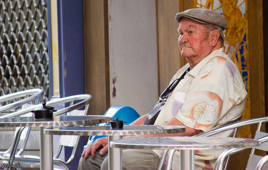 personne-003.jpg - Rue droite Basse - Pierrot pensif chez Enzo !