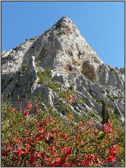 baume-08web.jpg - Sisteron - Le Rocher de la Baume - Vue depuis le Faubourg de la Baume