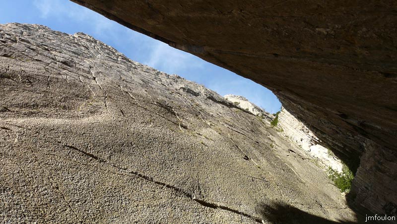 baume-20web.jpg - Sisteron - Le Rocher de la Baume - Vers les cieux !