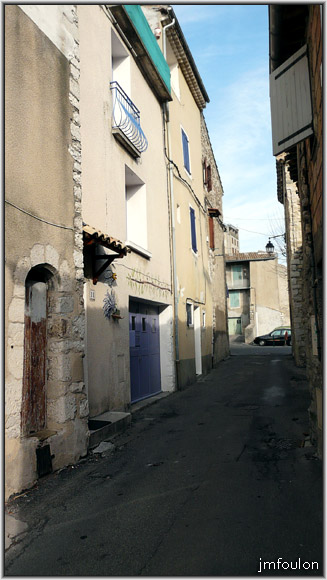 rue-b-remparts-10web.jpg - Rue Basse des Remparts - Au bout de la rue, la Place de la Poterne