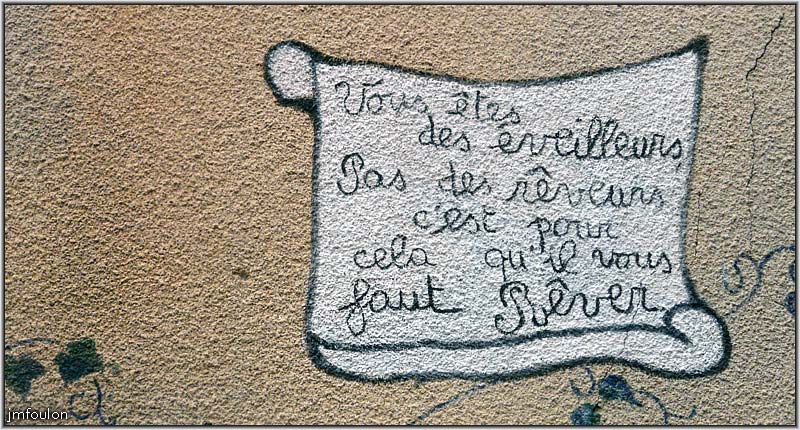 rue-b-remparts-17web.jpg - Rue Basse des Remparts - Curieuse façade - Maxime