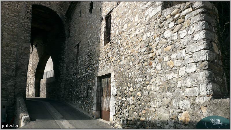 rue-ft-chaude-03web.jpg - Porte de Fonts Chaudes - En arrivant par le nord